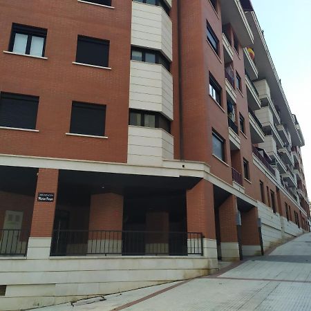 Precioso Apartamento Con Terraza, Pistas De Padel Y Piscinas Lejlighed Castro Urdiales Eksteriør billede