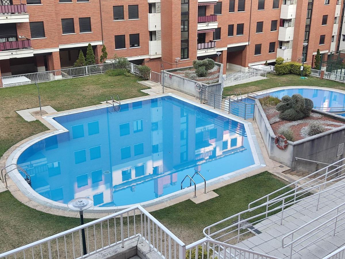 Precioso Apartamento Con Terraza, Pistas De Padel Y Piscinas Lejlighed Castro Urdiales Eksteriør billede