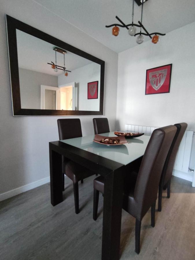 Precioso Apartamento Con Terraza, Pistas De Padel Y Piscinas Lejlighed Castro Urdiales Eksteriør billede